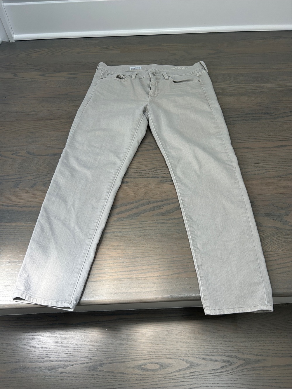 GAP women’s Straight Jeans in Light Beige